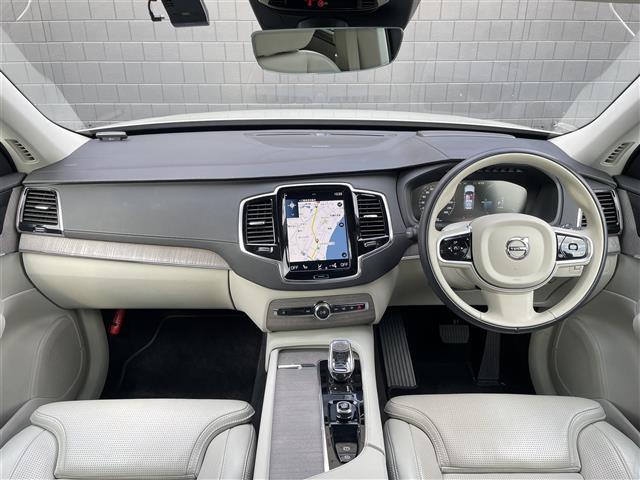 XC90 リチャージ PHV T8 AWD インスクリプション パノラマサンルーフ ブロンド革 ハーマンカードン HUD インテリセーフ 純正前後ドラレコ ACC オレフォスシフト エアサス シートベンチ シートヒーター ハンドルヒーター 純正21AW LED(42枚目)