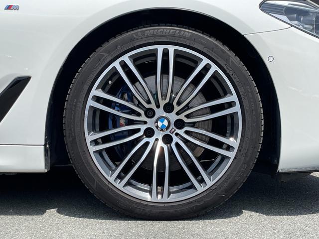 ５シリーズ ５３０ｉ　Ｍスポーツ　イノベーションパッケージ　ディスプレイキー　前後ドラレコ　アンビエントライト　ヘッドアップディスプレイ　ワイヤレスチャージ　ＴＶキャンセラー　フロントリップ　カーボンルーフ　ＡＣＣ　インテリジェント（55枚目）