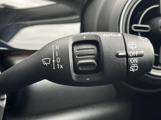 MINI クーパーD クラシック・トリム ワンオーナー 純正ナビ バックカメラ 純正16インチアルミホイール クルーズコントロール ミラー一体型ETC コーナーセンサー ハーフレザーシート シートヒーター 純正前後ドライブレコーダー(12枚目)