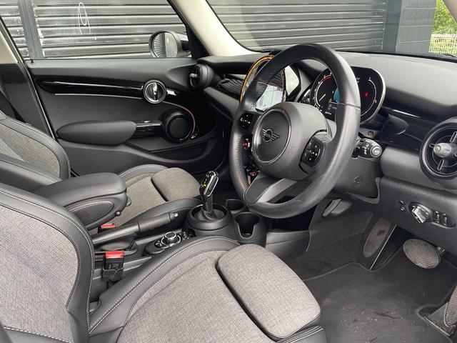 MINI クーパーD クラシック・トリム ワンオーナー 純正ナビ バックカメラ 純正16インチアルミホイール クルーズコントロール ミラー一体型ETC コーナーセンサー ハーフレザーシート シートヒーター 純正前後ドライブレコーダー(27枚目)