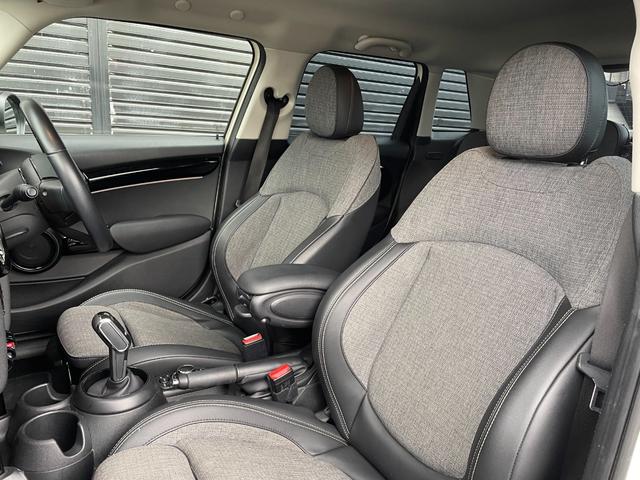 MINI クーパーD クラシック・トリム ワンオーナー 純正ナビ バックカメラ 純正16インチアルミホイール クルーズコントロール ミラー一体型ETC コーナーセンサー ハーフレザーシート シートヒーター 純正前後ドライブレコーダー(35枚目)