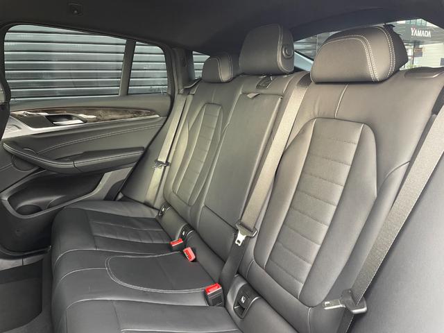 X4 xDrive 20d Mスポーツ ワンオーナー 純正ナビ フルセグTV 黒革シート 全方位カメラ ACC インテリジェントセーフティ ヘッドアップディスプレイ パワーシート 純正19AW 電動リアゲート シートヒーター スタッドレス有(40枚目)