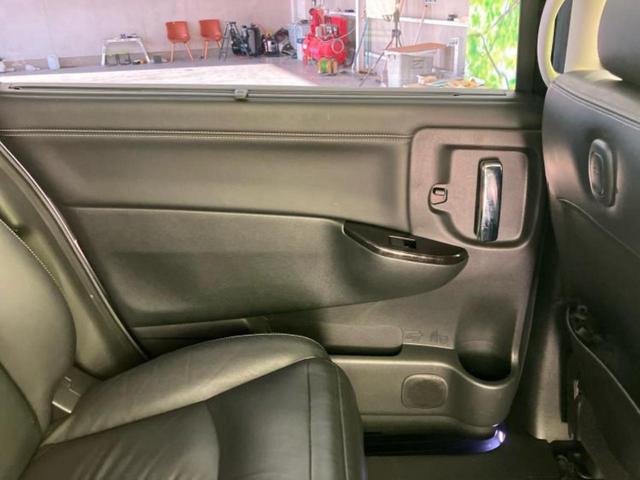 エルグランド 4WDライダー 新品タイヤ/サンルーフ/BOSE/保証書/純正 SDナビ/フリップダウンモニター/両側電動スライドドア/アラウンドビューモニター/シート フルレザー/ドライブレコーダー 前後/ヘッドランプ HID(23枚目)