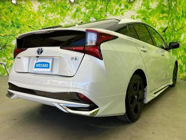 プリウス Ｓツーリングセレクションブラックエディション　モデリスタエアロ／ディスプレイオーディオ８インチ／トヨタセーフティセンス／シートヒーター　前席／パノラミックビューモニター／車線逸脱防止支援システム／シート　合皮／ヘッドランプ　ＬＥＤ　全周囲カメラ（3枚目）