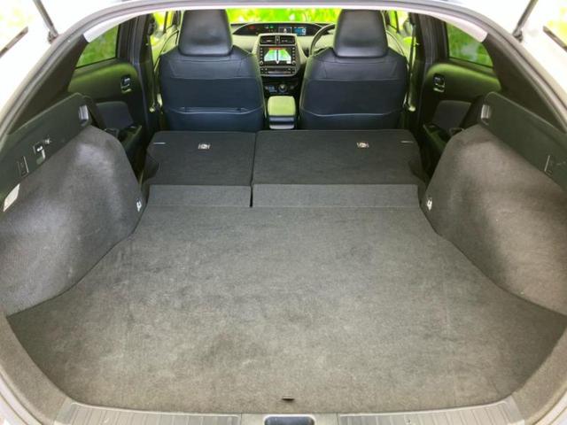 プリウス Ｓツーリングセレクションブラックエディション　モデリスタエアロ／ディスプレイオーディオ８インチ／トヨタセーフティセンス／シートヒーター　前席／パノラミックビューモニター／車線逸脱防止支援システム／シート　合皮／ヘッドランプ　ＬＥＤ　全周囲カメラ（19枚目）