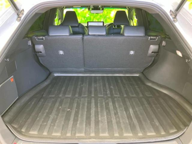 ハリアーハイブリッド Ｚレザーパッケージ　ＪＢＬ／保証書／純正　ＳＤナビ／デジタルインナーミラー／トヨタセーフティセンス／エアーシート　前席／パノラミックビューモニター／車線逸脱防止支援システム／シート　フルレザー　革シート　全周囲カメラ（8枚目）