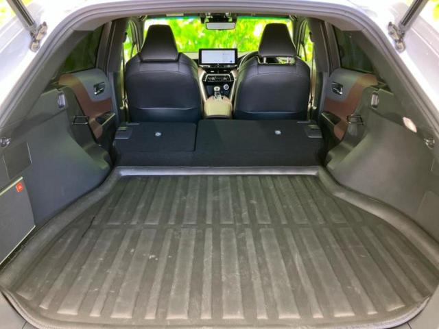 ハリアーハイブリッド Ｚレザーパッケージ　ＪＢＬ／保証書／純正　ＳＤナビ／デジタルインナーミラー／トヨタセーフティセンス／エアーシート　前席／パノラミックビューモニター／車線逸脱防止支援システム／シート　フルレザー　革シート　全周囲カメラ（19枚目）