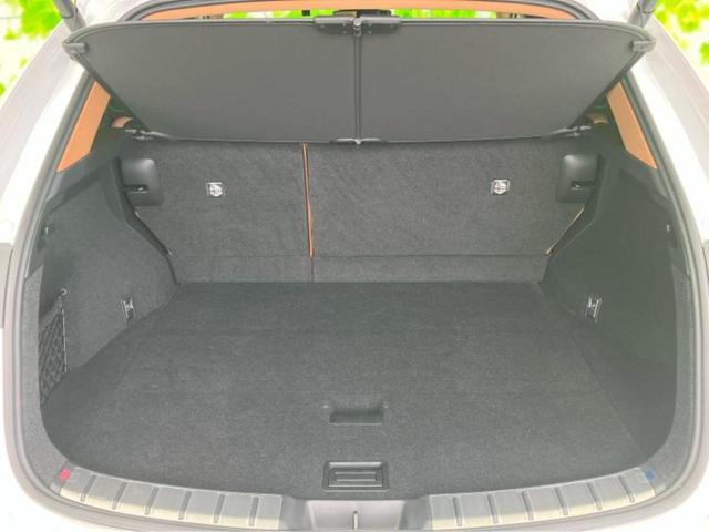 ＮＸ ４ＷＤ　ＮＸ２５０バージョンＬ　サンルーフ／保証書／純正　ＳＤナビ／プリクラッシュセーフティ／シートヒーター　全席／パノラミックビューモニター／車線逸脱防止支援システム／シート　合皮／パーキングアシスト　自動操舵／電動バックドア（8枚目）