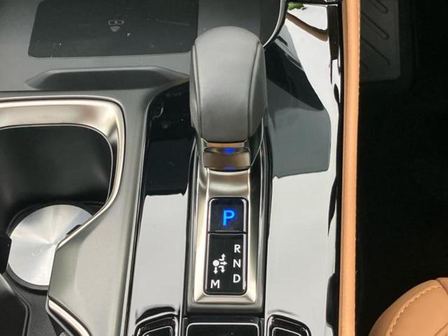 ＮＸ ４ＷＤ　ＮＸ２５０バージョンＬ　サンルーフ／保証書／純正　ＳＤナビ／プリクラッシュセーフティ／シートヒーター　全席／パノラミックビューモニター／車線逸脱防止支援システム／シート　合皮／パーキングアシスト　自動操舵／電動バックドア（18枚目）