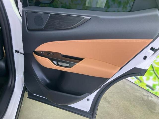 ＮＸ ４ＷＤ　ＮＸ２５０バージョンＬ　サンルーフ／保証書／純正　ＳＤナビ／プリクラッシュセーフティ／シートヒーター　全席／パノラミックビューモニター／車線逸脱防止支援システム／シート　合皮／パーキングアシスト　自動操舵／電動バックドア（22枚目）