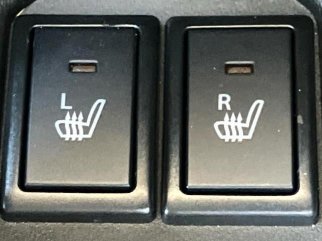 WECARSでは各商談席に大型モニターをご用意しております!見やすい大画面でゆったりと全国の在庫をご覧いただけます!是非ご来店お待ちしております!