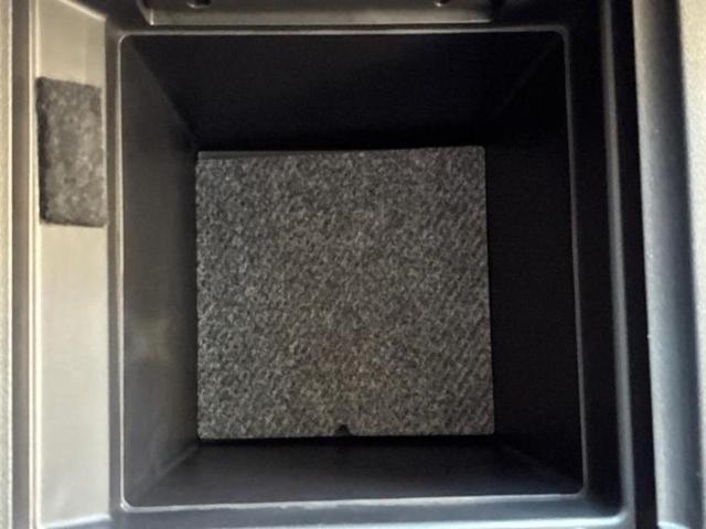 デリカＤ：５ ４ＷＤ　Ｐ　純正　１０インチ　ナビ／イーアシスト（ミツビシ）／両側電動スライドドア／シートヒーター　前席／車線逸脱防止支援システム／電動バックドア／オートステップ／ドライブレコーダー　社外　衝突被害軽減システム（31枚目）