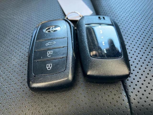 プリウス Ｚ　新品タイヤ／ガラスルーフ／保証書／純正　ＳＤナビ／デジタルインナーミラー／衝突安全装置／シートヒーター／全方位モニター／車線逸脱防止支援システム／シート　合皮／パーキングアシスト　自動操舵　ＥＴＣ（45枚目）