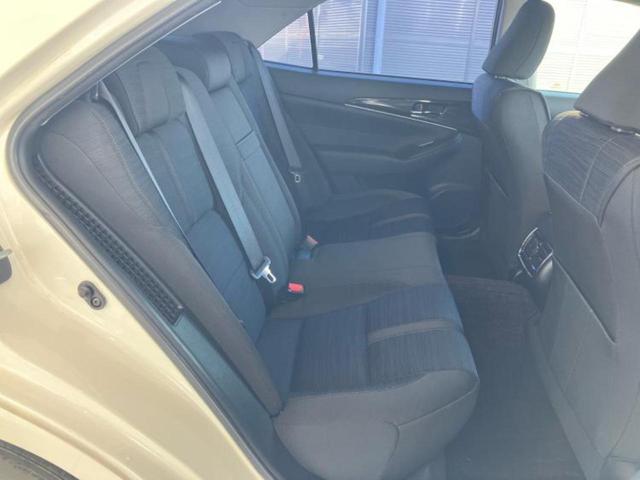 クラウンハイブリッド ハイブリッドアスリートＳ　新品タイヤ／純正　ＳＤナビ／シートヒーター／ヘッドランプ　ＨＩＤ／ＥＴＣ／ＥＢＤ付ＡＢＳ／横滑り防止装置／アイドリングストップ／バックモニター／地上波デジタルチューナー／ＤＶＤ／エアバッグ　運転席（5枚目）