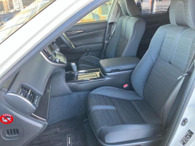 クラウンハイブリッド ハイブリッドアスリートＳ　新品タイヤ／純正　ＳＤナビ／シートヒーター／ヘッドランプ　ＨＩＤ／ＥＴＣ／ＥＢＤ付ＡＢＳ／横滑り防止装置／アイドリングストップ／バックモニター／地上波デジタルチューナー／ＤＶＤ／エアバッグ　運転席（6枚目）