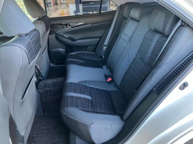 クラウンハイブリッド ハイブリッドアスリートＳ　新品タイヤ／純正　ＳＤナビ／シートヒーター／ヘッドランプ　ＨＩＤ／ＥＴＣ／ＥＢＤ付ＡＢＳ／横滑り防止装置／アイドリングストップ／バックモニター／地上波デジタルチューナー／ＤＶＤ／エアバッグ　運転席（7枚目）