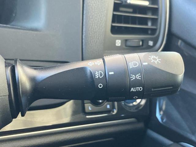 クラウンハイブリッド ハイブリッドアスリートＳ　新品タイヤ／純正　ＳＤナビ／シートヒーター／ヘッドランプ　ＨＩＤ／ＥＴＣ／ＥＢＤ付ＡＢＳ／横滑り防止装置／アイドリングストップ／バックモニター／地上波デジタルチューナー／ＤＶＤ／エアバッグ　運転席（16枚目）