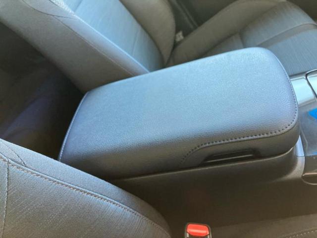 クラウンハイブリッド ハイブリッドアスリートＳ　新品タイヤ／純正　ＳＤナビ／シートヒーター／ヘッドランプ　ＨＩＤ／ＥＴＣ／ＥＢＤ付ＡＢＳ／横滑り防止装置／アイドリングストップ／バックモニター／地上波デジタルチューナー／ＤＶＤ／エアバッグ　運転席（25枚目）