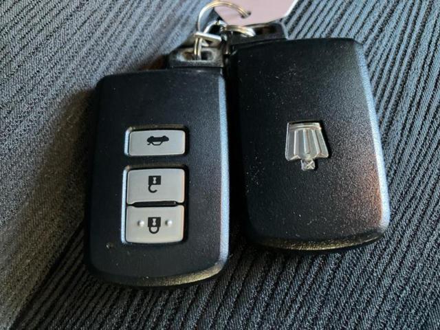 クラウンハイブリッド ハイブリッドアスリートＳ　新品タイヤ／純正　ＳＤナビ／シートヒーター／ヘッドランプ　ＨＩＤ／ＥＴＣ／ＥＢＤ付ＡＢＳ／横滑り防止装置／アイドリングストップ／バックモニター／地上波デジタルチューナー／ＤＶＤ／エアバッグ　運転席（34枚目）