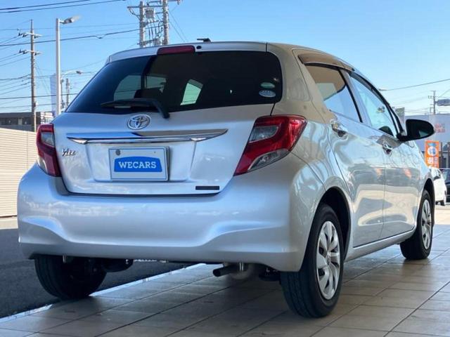 ヴィッツ F LEDエディション 新品タイヤ/保証書/社外 SDナビ/ヘッドランプ LED/Bluetooth接続/ETC/EBD付ABS/横滑り防止装置/フルセグTV/エアバッグ 運転席/エアバッグ 助手席/パワーウインドウ(3枚目)