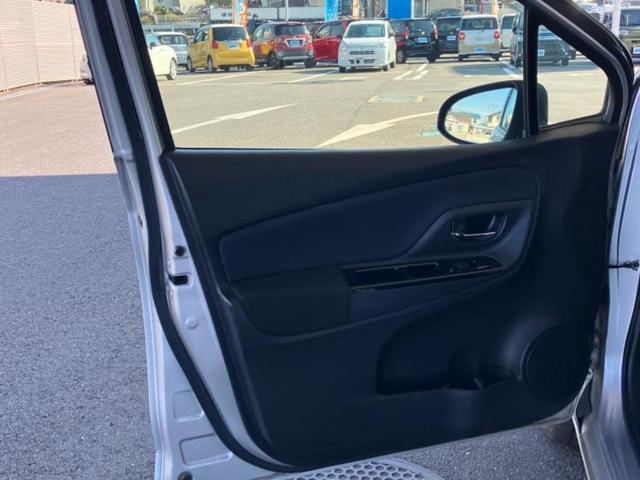 ヴィッツ F LEDエディション 新品タイヤ/保証書/社外 SDナビ/ヘッドランプ LED/Bluetooth接続/ETC/EBD付ABS/横滑り防止装置/フルセグTV/エアバッグ 運転席/エアバッグ 助手席/パワーウインドウ(20枚目)