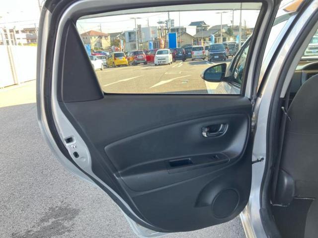 ヴィッツ F LEDエディション 新品タイヤ/保証書/社外 SDナビ/ヘッドランプ LED/Bluetooth接続/ETC/EBD付ABS/横滑り防止装置/フルセグTV/エアバッグ 運転席/エアバッグ 助手席/パワーウインドウ(22枚目)