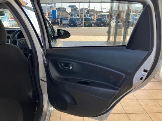 ヴィッツ F LEDエディション 新品タイヤ/保証書/社外 SDナビ/ヘッドランプ LED/Bluetooth接続/ETC/EBD付ABS/横滑り防止装置/フルセグTV/エアバッグ 運転席/エアバッグ 助手席/パワーウインドウ(23枚目)