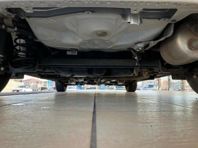 ヴィッツ F LEDエディション 新品タイヤ/保証書/社外 SDナビ/ヘッドランプ LED/Bluetooth接続/ETC/EBD付ABS/横滑り防止装置/フルセグTV/エアバッグ 運転席/エアバッグ 助手席/パワーウインドウ(34枚目)