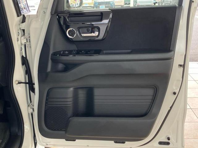 Ｎ－ＢＯＸカスタム Ｌ・ターボ　新品タイヤ／保証書／純正　９インチ　ＳＤナビ／衝突安全装置／両側電動スライドドア／シートヒーター／車線逸脱防止支援システム／シート　ハーフレザー／ヘッドランプ　ＬＥＤ／ＥＢＤ付ＡＢＳ　ワンオーナー（21枚目）