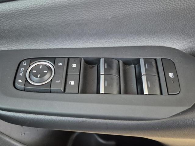 プリウス Ｇ　新品タイヤ／保証書／ディスプレイオーディオ＋ナビ８インチ／トヨタセーフティセンス／シートヒーター　前席／車線逸脱防止支援システム／ヘッドランプ　ＬＥＤ／ＵＳＢジャック　衝突被害軽減システム（25枚目）