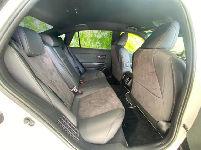 クラウンハイブリッド Sエレガンススタイル 新品タイヤ/純正エアロ/保証書/純正 8インチ SDナビ/トヨタセーフティセンス/シートヒーター 前席/車線逸脱防止支援システム/シート ハーフレザー/ドライブレコーダー 前後 衝突被害軽減システム(8枚目)