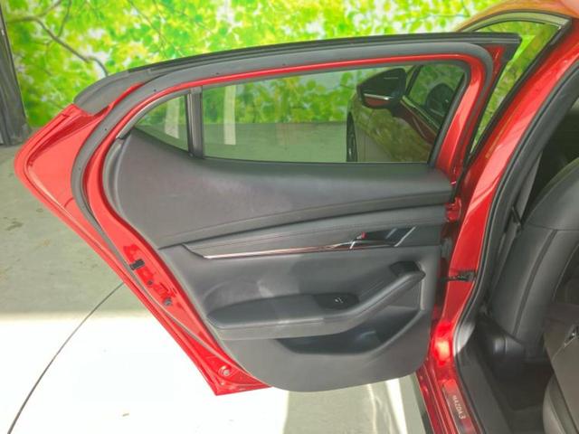 MAZDA3ファストバック 20S Lパッケージ 新品タイヤ/BOSE/保証書/純正 SDナビ/衝突安全装置/シートヒーター/360°ビューモニター/車線逸脱防止支援システム/シート フルレザー/ドライブレコーダー 純正/ヘッドランプ HID 禁煙車(24枚目)