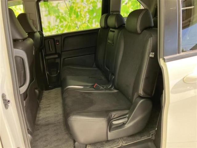 フリード Gプレミアムエディション 新品タイヤ/保証書/純正 SDナビ/フリップダウンモニター 純正 9インチ/両側電動スライドドア/シート ハーフレザー/Bluetooth接続/ETC/EBD付ABS/横滑り防止装置 バックカメラ(6枚目)