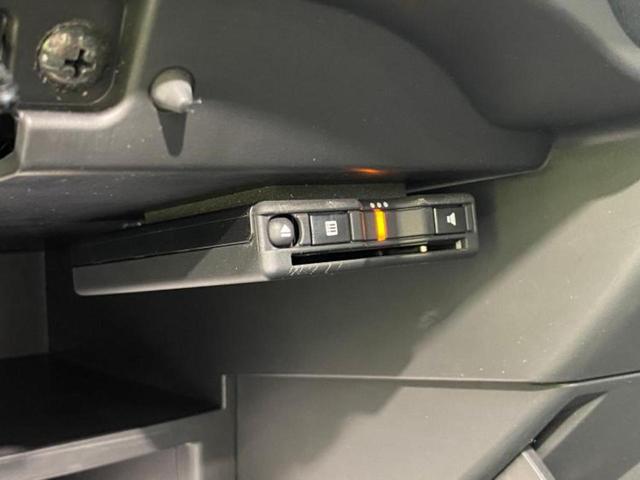 ノート eパワーB 衝突安全装置/車線逸脱防止支援システム/EBD付ABS/横滑り防止装置/アイドリングストップ/エアバッグ 運転席/エアバッグ 助手席/アルミホイール/パワーウインドウ/キーレスエントリー 盗難防止装置(15枚目)