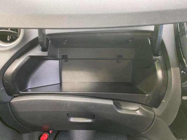 ノート eパワーB 衝突安全装置/車線逸脱防止支援システム/EBD付ABS/横滑り防止装置/アイドリングストップ/エアバッグ 運転席/エアバッグ 助手席/アルミホイール/パワーウインドウ/キーレスエントリー 盗難防止装置(33枚目)