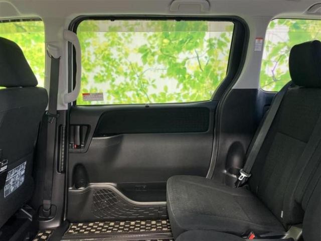 ヴォクシー ハイブリッドV 純正エアロ/保証書/純正 SDナビ/フリップダウンモニター/両側電動スライドドア/シートヒーター/ヘッドランプ LED/ETC/EBD付ABS/横滑り防止装置/アイドリングストップ/フルセグTV(26枚目)