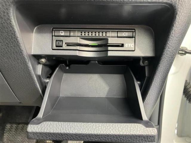 ヴォクシー ハイブリッドV 純正エアロ/保証書/純正 SDナビ/フリップダウンモニター/両側電動スライドドア/シートヒーター/ヘッドランプ LED/ETC/EBD付ABS/横滑り防止装置/アイドリングストップ/フルセグTV(28枚目)