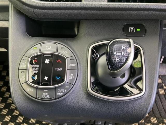 ヴォクシー ハイブリッドV 純正エアロ/保証書/純正 SDナビ/フリップダウンモニター/両側電動スライドドア/シートヒーター/ヘッドランプ LED/ETC/EBD付ABS/横滑り防止装置/アイドリングストップ/フルセグTV(32枚目)