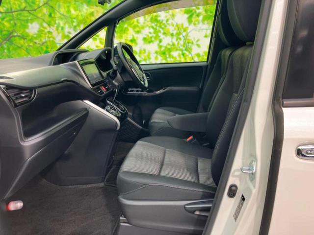 ヴォクシー ＺＳキラメキ　純正　９インチ　ＳＤナビ／フリップダウンモニター／トヨタセーフティセンス／両側電動スライドドア／車線逸脱防止支援システム／ドライブレコーダー　前後／ヘッドランプ　ＬＥＤ／ＵＳＢジャック　バックカメラ（7枚目）