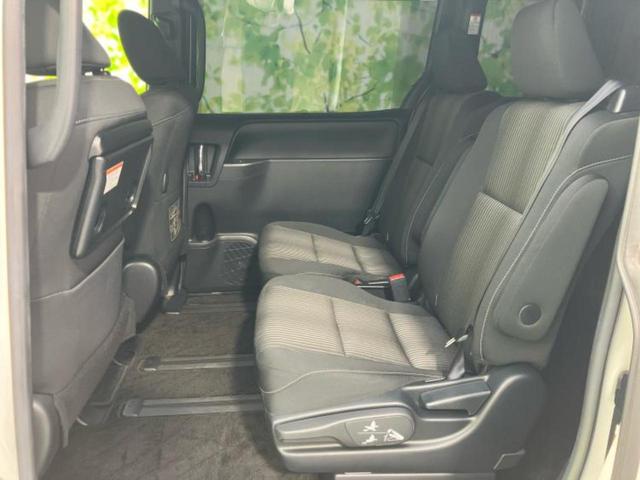 ヴォクシー ＺＳキラメキ　純正　９インチ　ＳＤナビ／フリップダウンモニター／トヨタセーフティセンス／両側電動スライドドア／車線逸脱防止支援システム／ドライブレコーダー　前後／ヘッドランプ　ＬＥＤ／ＵＳＢジャック　バックカメラ（8枚目）