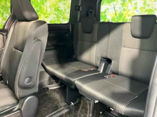 ヴォクシー ＺＳキラメキ　純正　９インチ　ＳＤナビ／フリップダウンモニター／トヨタセーフティセンス／両側電動スライドドア／車線逸脱防止支援システム／ドライブレコーダー　前後／ヘッドランプ　ＬＥＤ／ＵＳＢジャック　バックカメラ（19枚目）