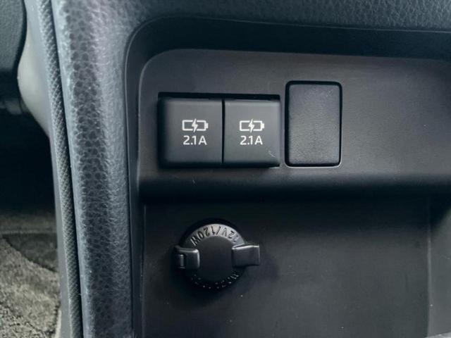 ヴォクシー ＺＳキラメキ　純正　９インチ　ＳＤナビ／フリップダウンモニター／トヨタセーフティセンス／両側電動スライドドア／車線逸脱防止支援システム／ドライブレコーダー　前後／ヘッドランプ　ＬＥＤ／ＵＳＢジャック　バックカメラ（29枚目）
