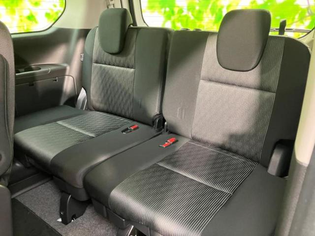 セレナ ｅパワーハイウェイスターＶ　新品タイヤ／純正　９インチ　メモリーナビ／エマージェンシーブレーキ／両側電動スライドドア／アラウンドビューモニター／車線逸脱防止支援システム／プロパイロット／ドライブレコーダー　純正　全周囲カメラ（6枚目）