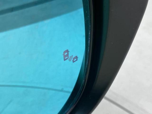 セレナ ｅパワーハイウェイスターＶ　新品タイヤ／純正　９インチ　メモリーナビ／エマージェンシーブレーキ／両側電動スライドドア／アラウンドビューモニター／車線逸脱防止支援システム／プロパイロット／ドライブレコーダー　純正　全周囲カメラ（13枚目）