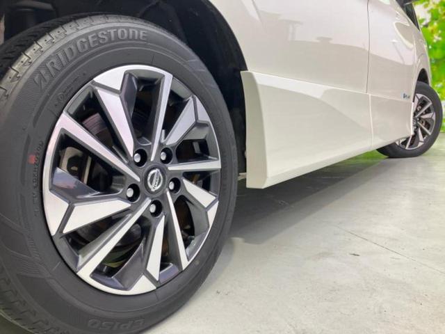 セレナ ｅパワーハイウェイスターＶ　新品タイヤ／純正　９インチ　メモリーナビ／エマージェンシーブレーキ／両側電動スライドドア／アラウンドビューモニター／車線逸脱防止支援システム／プロパイロット／ドライブレコーダー　純正　全周囲カメラ（45枚目）