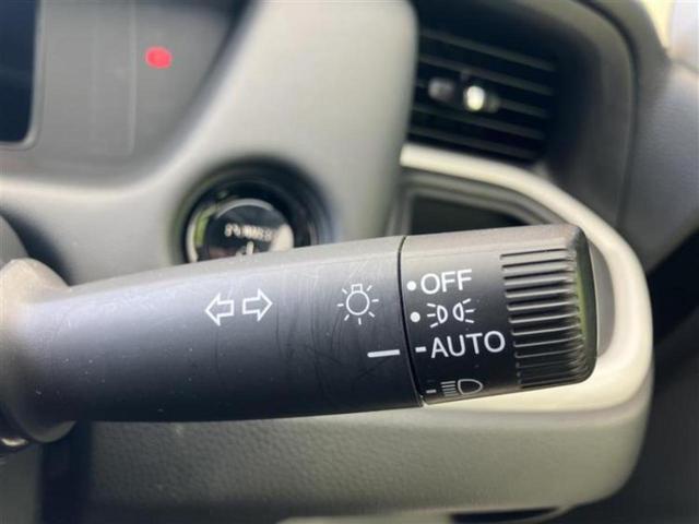 フィット eHEVホーム 保証書/純正 8インチ SDナビ/ホンダセンシング/車線逸脱防止支援システム/シート ハーフレザー/ドライブレコーダー 純正/ヘッドランプ LED/Bluetooth接続/ETC/EBD付ABS(16枚目)