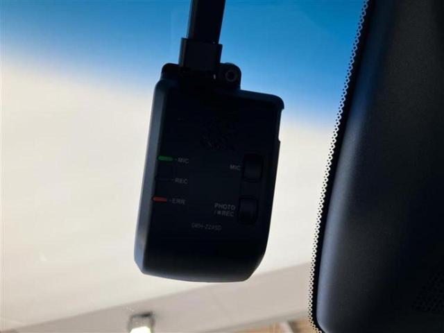 フィット eHEVホーム 保証書/純正 8インチ SDナビ/ホンダセンシング/車線逸脱防止支援システム/シート ハーフレザー/ドライブレコーダー 純正/ヘッドランプ LED/Bluetooth接続/ETC/EBD付ABS(18枚目)