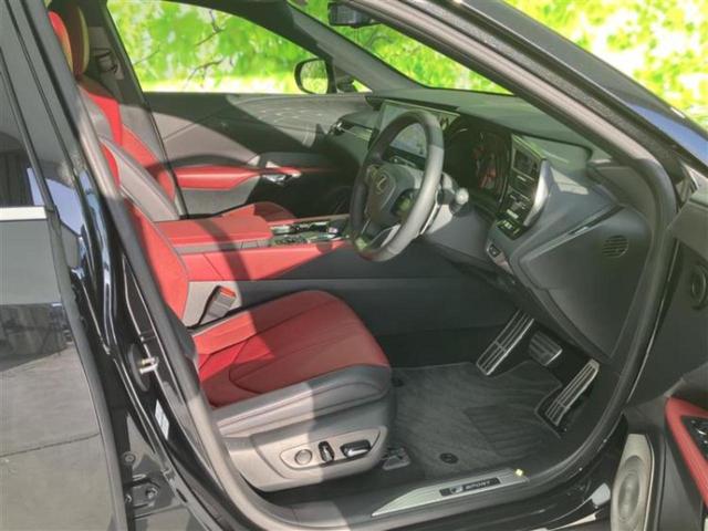 RX 4WD RX350Fスポーツ サンルーフ/保証書/ディスプレイオーディオ+ナビ14インチ/デジタルインナーミラー/衝突安全装置/シートヒーター/パノラミックビューモニター/車線逸脱防止支援システム/シート フルレザー 革シート(5枚目)