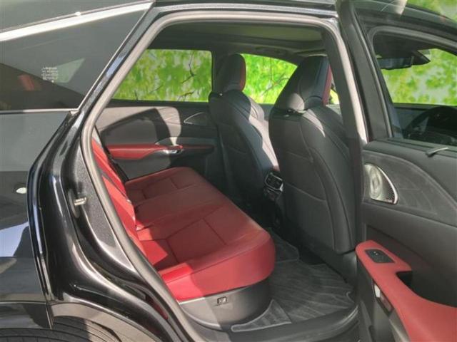 RX 4WD RX350Fスポーツ サンルーフ/保証書/ディスプレイオーディオ+ナビ14インチ/デジタルインナーミラー/衝突安全装置/シートヒーター/パノラミックビューモニター/車線逸脱防止支援システム/シート フルレザー 革シート(6枚目)