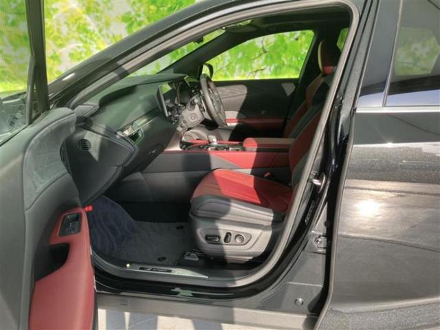 RX 4WD RX350Fスポーツ サンルーフ/保証書/ディスプレイオーディオ+ナビ14インチ/デジタルインナーミラー/衝突安全装置/シートヒーター/パノラミックビューモニター/車線逸脱防止支援システム/シート フルレザー 革シート(7枚目)